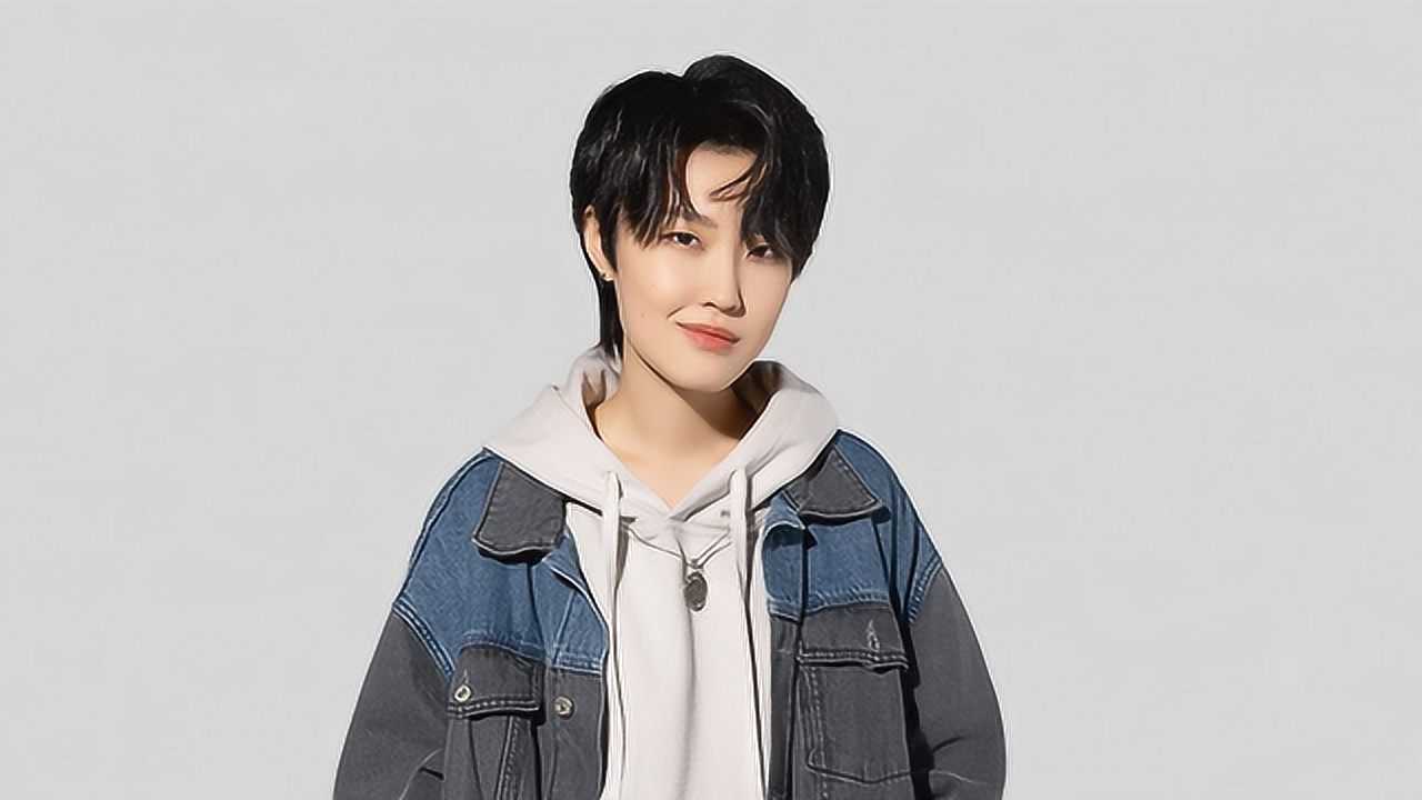 黑怕女孩陈央入驻带给你们我最喜欢的歌黑色黑色