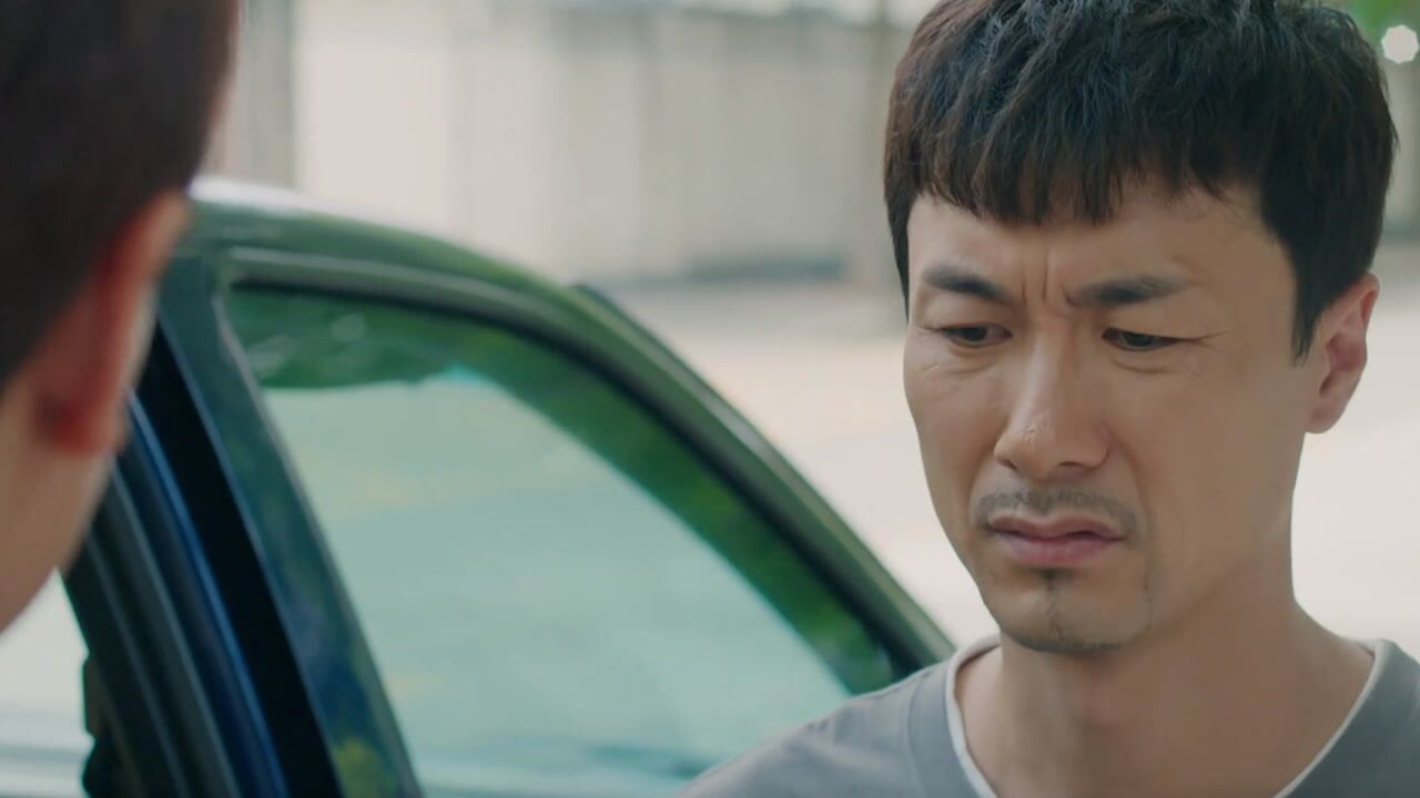 《幸福敲了两次门》第33集01:钱程来接钱进出狱,钱进对钱程述说心里话