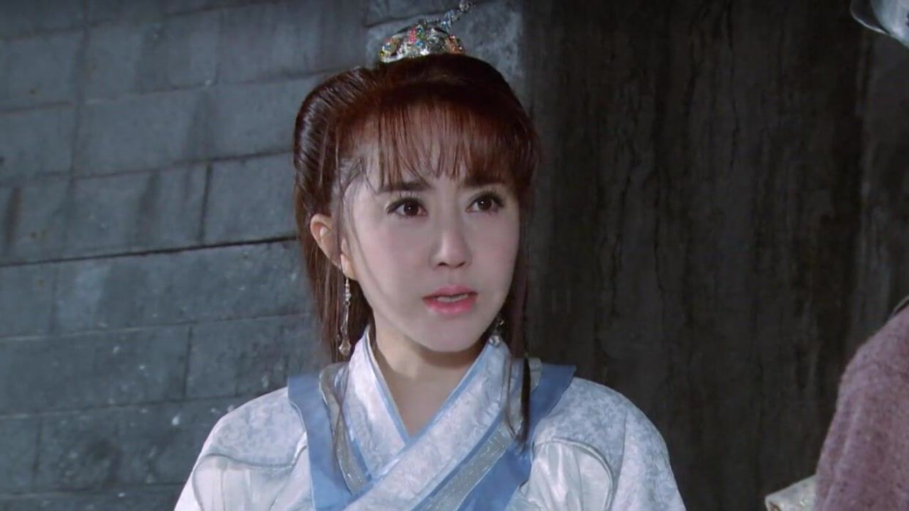 《英雄诀》第15集01:梁雁冰偷走董标的令牌,支走