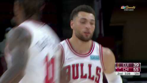 《NBA全场集锦》各位看官久等了！拉文单臂劈扣技惊四座！