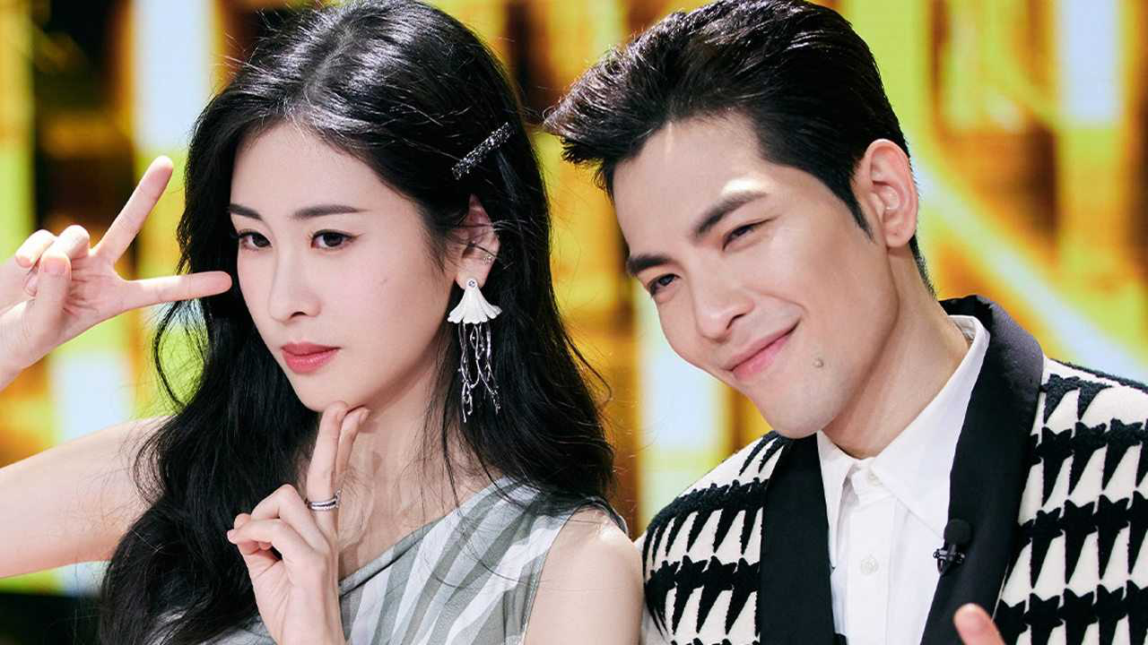 《闪光的乐队》张碧晨吴莫愁亲密互动,杨坤吓坏马伯谦