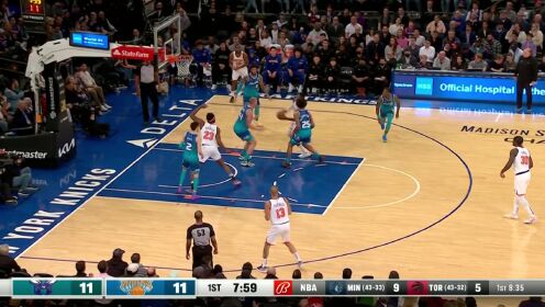 《NBA全场集锦》晃晕防守！巴雷特上演凌波微步轻松上篮