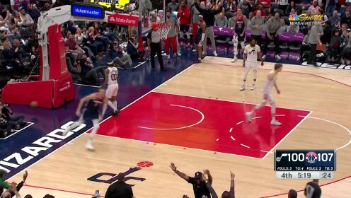 《NBA全场集锦》在马尔卡宁脑上摘瓜！波神神兵天降完成暴力隔扣
