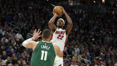 全景NBA_《全景NBA》_巴特勒季后赛十佳球：飞天遁地隔扣字母哥极致后仰将比赛拖入加时_高清