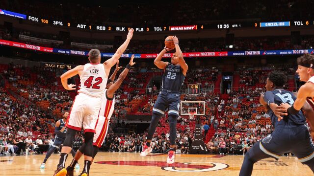 灰熊124-132热火 热火6人得分上双逆转战胜灰熊