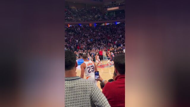 天神下凡！ 现场视角观看布克绝杀尼克斯