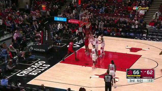 总算有收获！阿奴诺比篮下抢板1v3强行出手造加罚