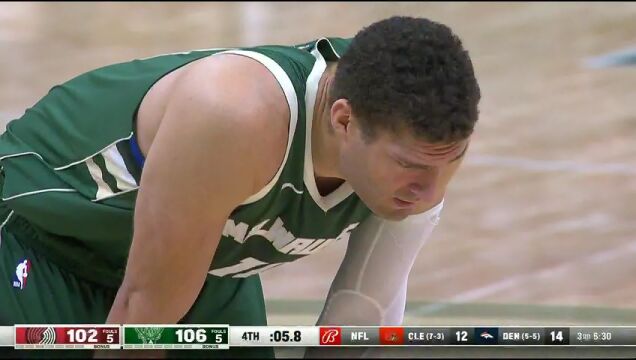 NBA常规赛：开拓者vs雄鹿第4节英文原声回放