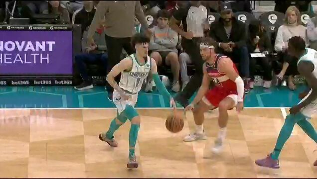 NBA常规赛：奇才vs黄蜂第1节英文原声回放