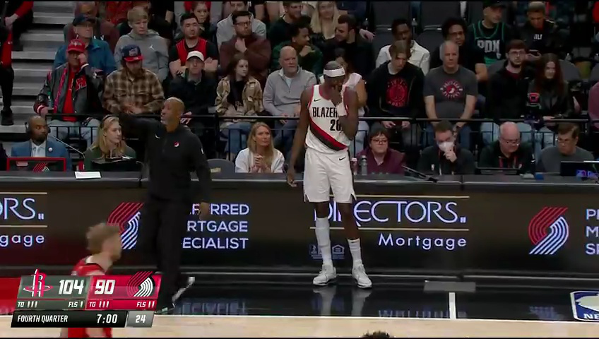 nba常规赛:火箭vs开拓者第4节英文原声回放