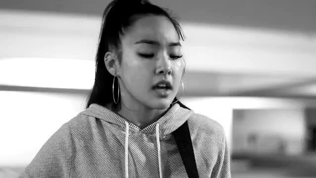 tatiana manaois   弹唱