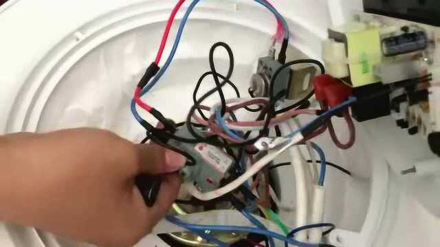 电热水器限温器复位方法