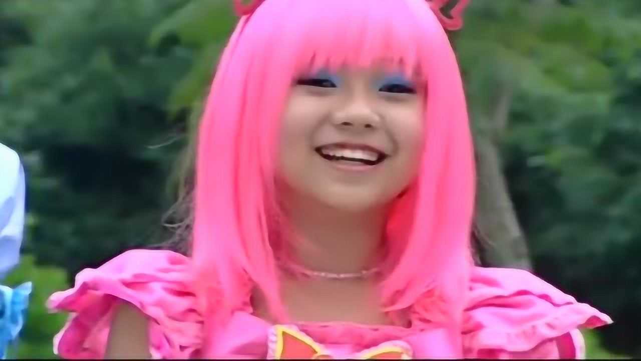 巴啦啦小魔仙美琪美雪把严莉莉打伤了