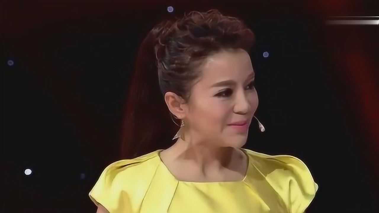 央视主持人朱迅爱岗敬业成为央视最年轻进入主持人行业的女孩