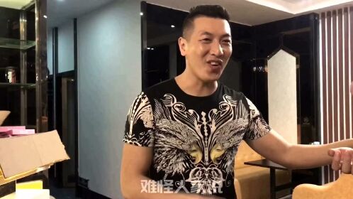 竹竿兄阿东越美健身会所艳遇