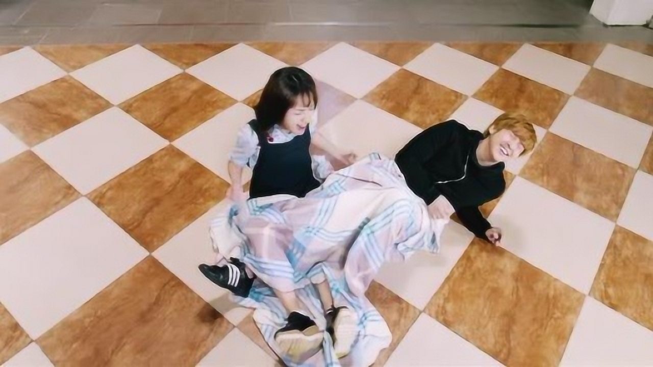 美丽的误会—滚床单,小伙哈哈大笑,美女哇哇大叫!_高清1080P在线观看平台_腾讯视频
