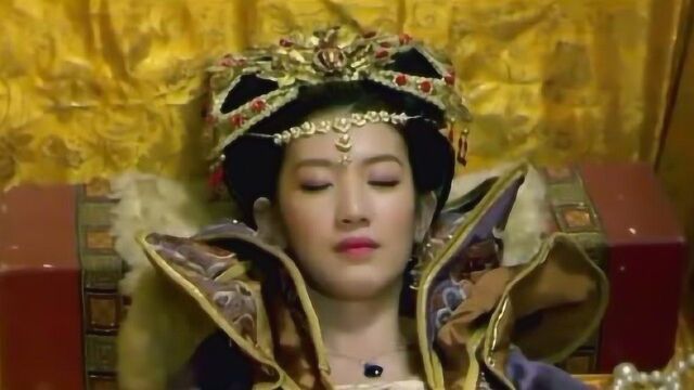 美女皇后死后被盗墓还遭侮辱,诈尸后被茅山美女道士消灭