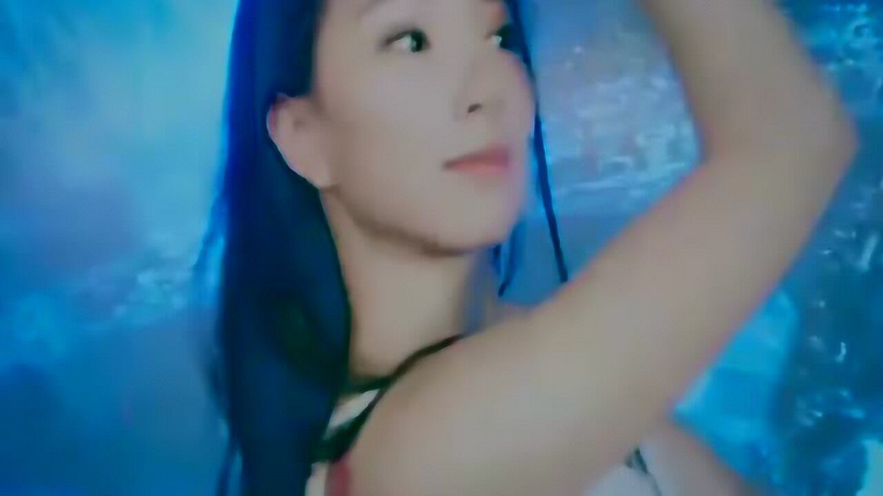 美女被抓去做人体实验，全身除大脑都被改造成机器，太虐心了！