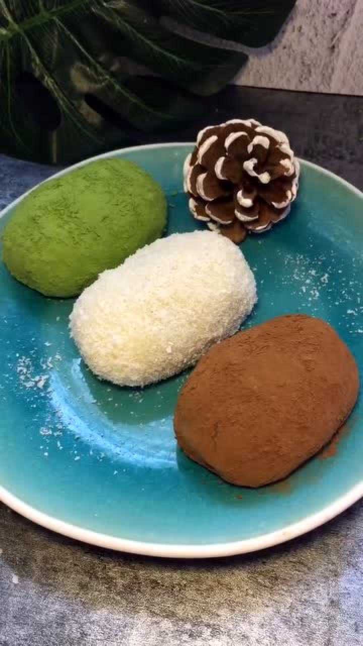 黏黏糯糯的网红糯米果出锅了,分你一个吃呀?