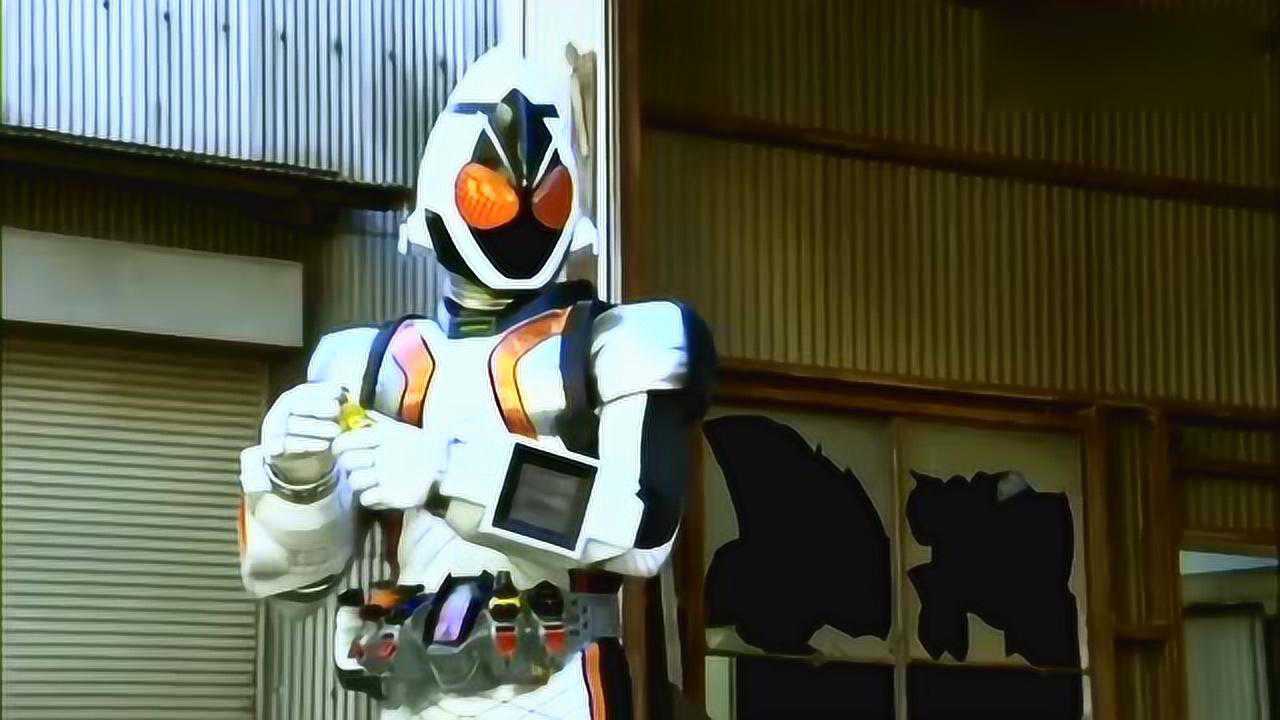 假面骑士fourze获得威力超强的武器简直帅呆了