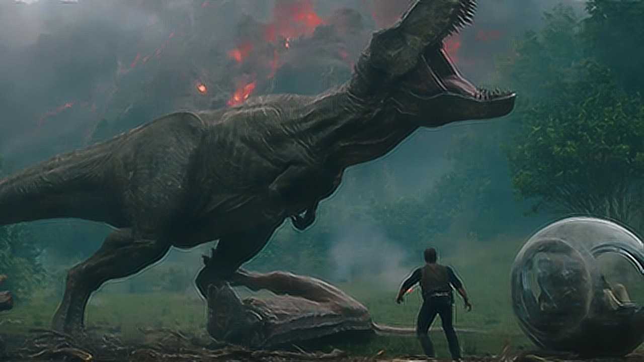 侏罗纪公园2霸王龙从运输车上逃脱来到城市对人群大开杀戒