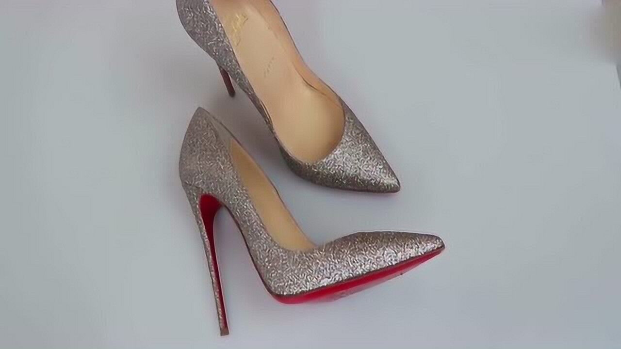 时尚穿搭银色萝卜丁红底高跟鞋经典的款式尽显优雅气质