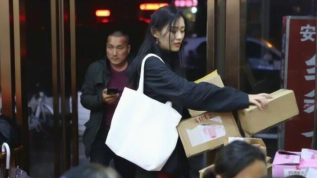 杭州现“深夜纸箱食堂” 拿纸箱可免费换宵夜