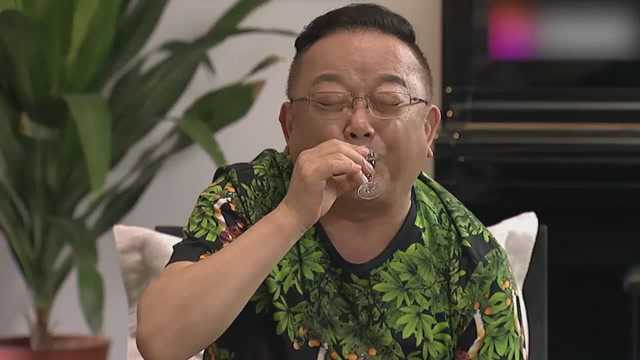 強子跟岳父高興的喝酒自認為美好時代就要到來真的是這樣嗎