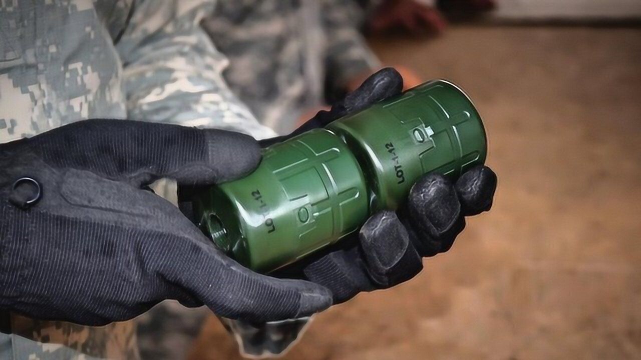 手榴弹扔一下就完事?30米开外才及格,大神标准更难