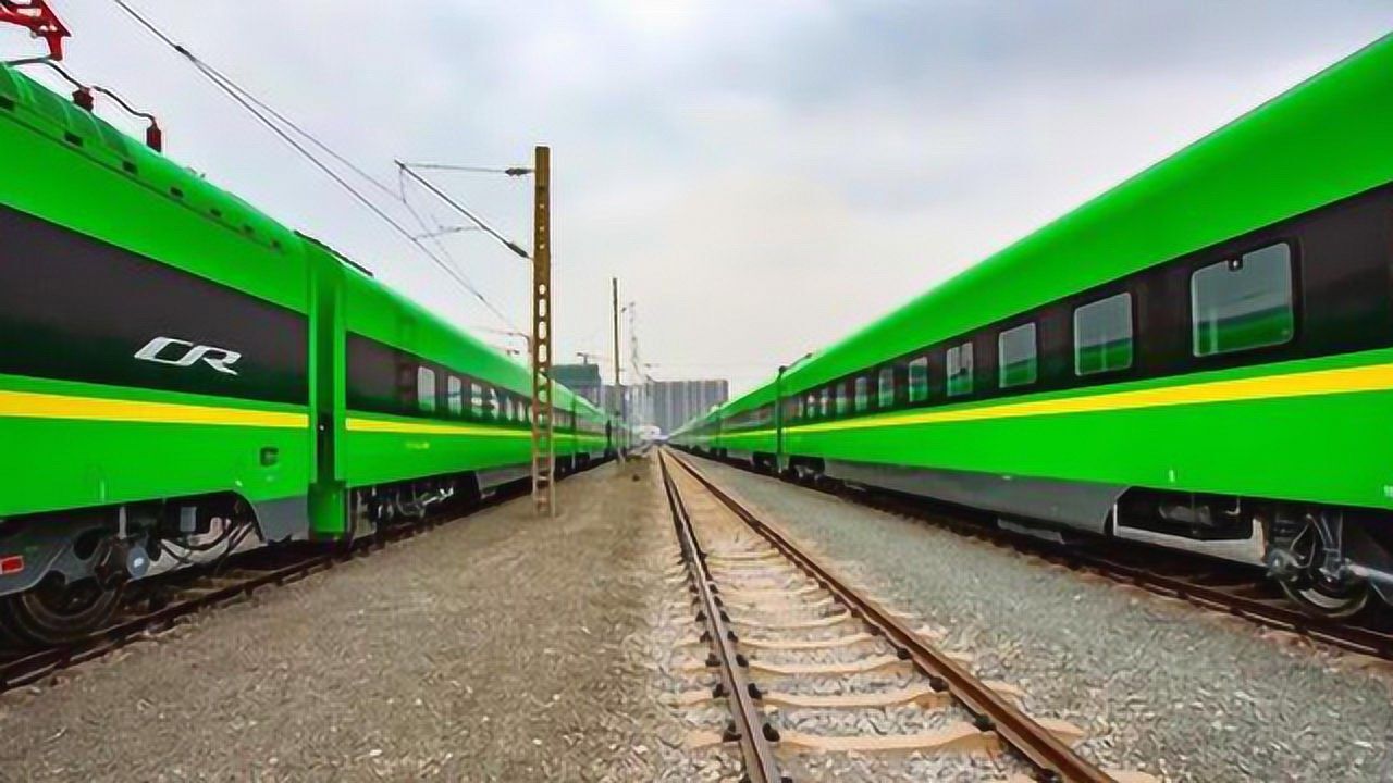 复兴号高铁全新涂装原谅绿上线网友带点绿挺好