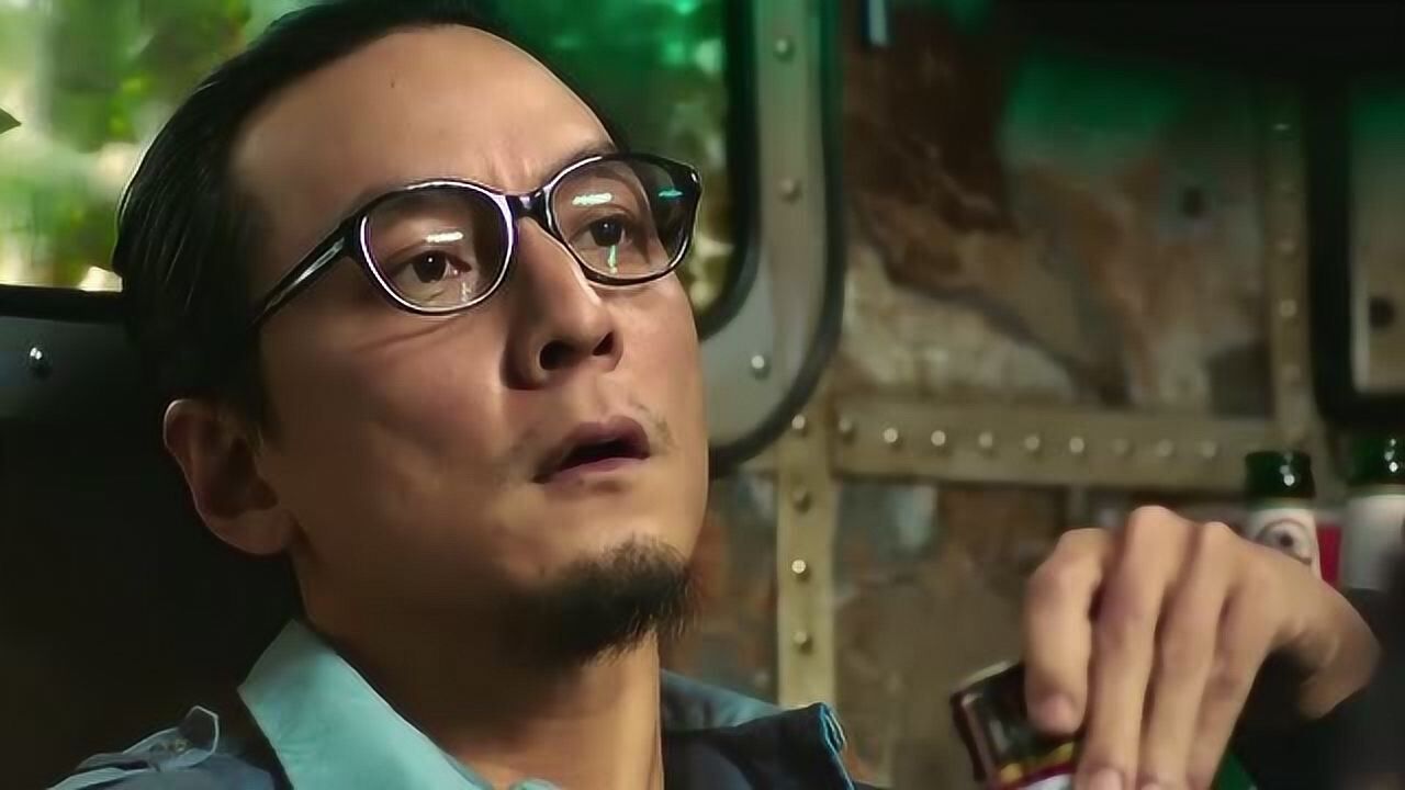 窃听风云3这些年轻人不懂事跟人家溜冰吃药丸年级轻轻就上瘾了