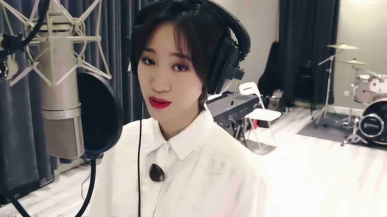 30美女翻唱一首黄静美《多年以后》唱出太多人的心声,听完想哭歌手宋