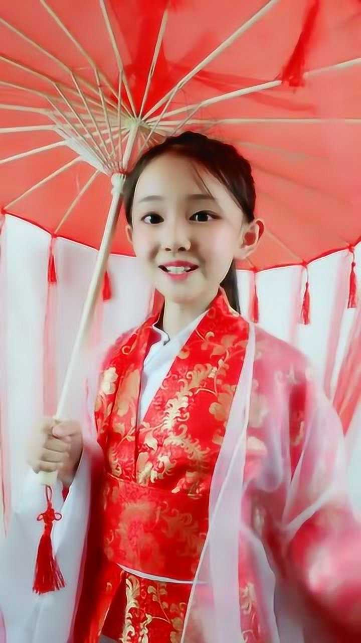 宋小睿唱《出山》超赞,网友:人美歌声也好听,长大后还得了啊_腾讯视频