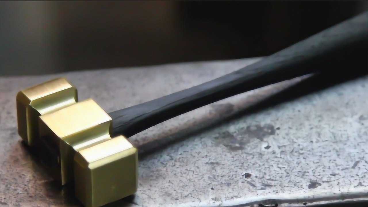 铸造大师打造的小锤子,看到这么好看的锤子你会舍得使用吗!