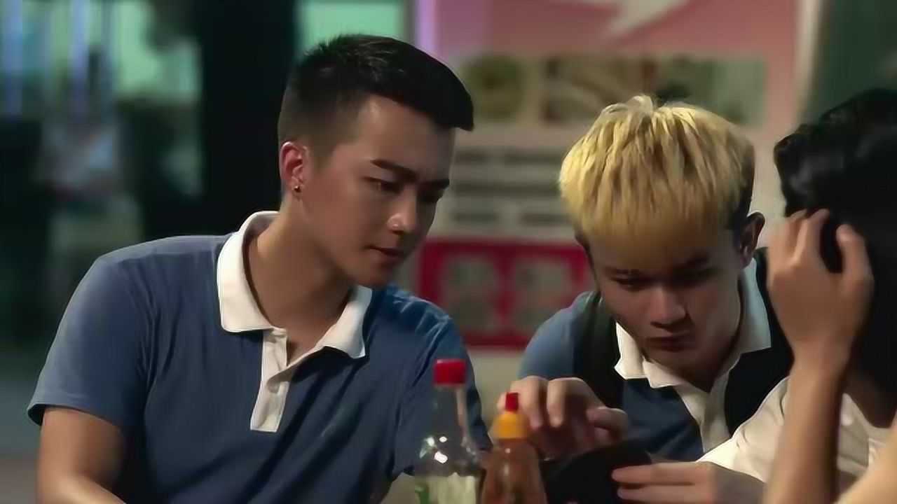 同学们发现金牌教师谭睿明,竟在外面找别的女人,不料是他的妻子!