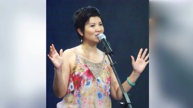 53岁杭天琪近照,被老公宠成公主,22岁女儿长相不输关晓彤