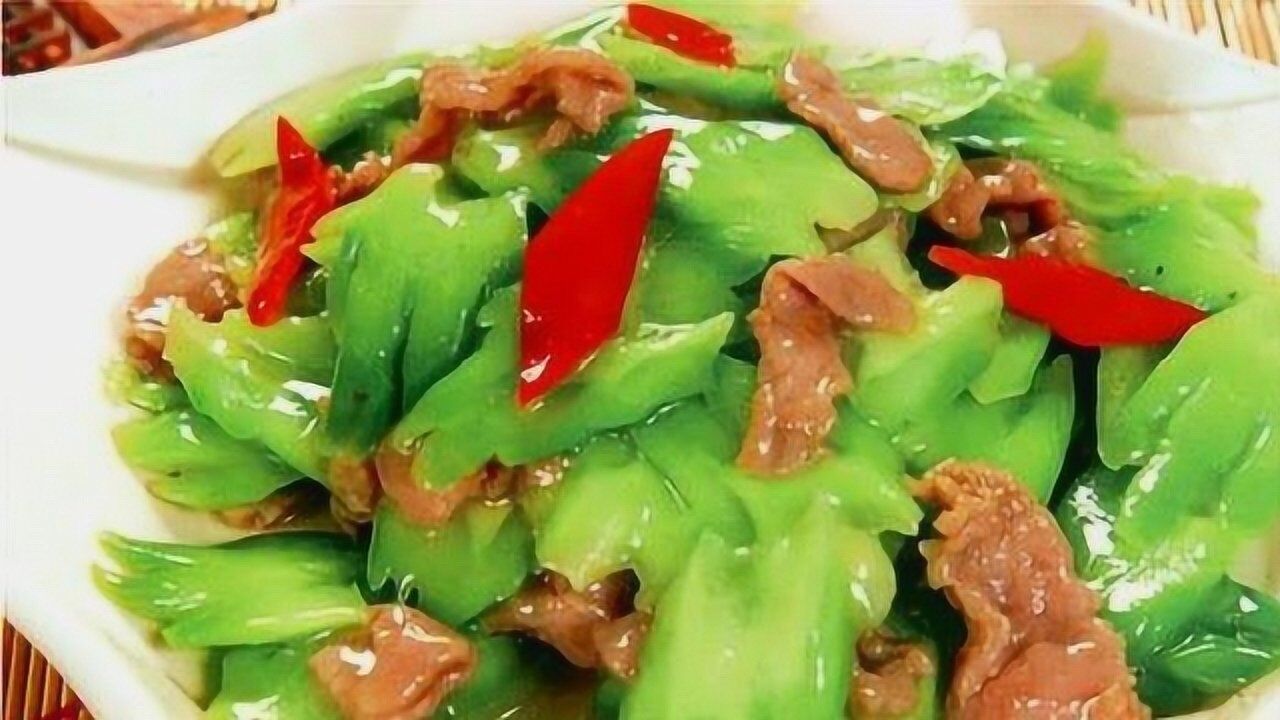 大厨教你苦瓜炒肉片家常做法,方法简单出锅快,全家人都抢着吃!