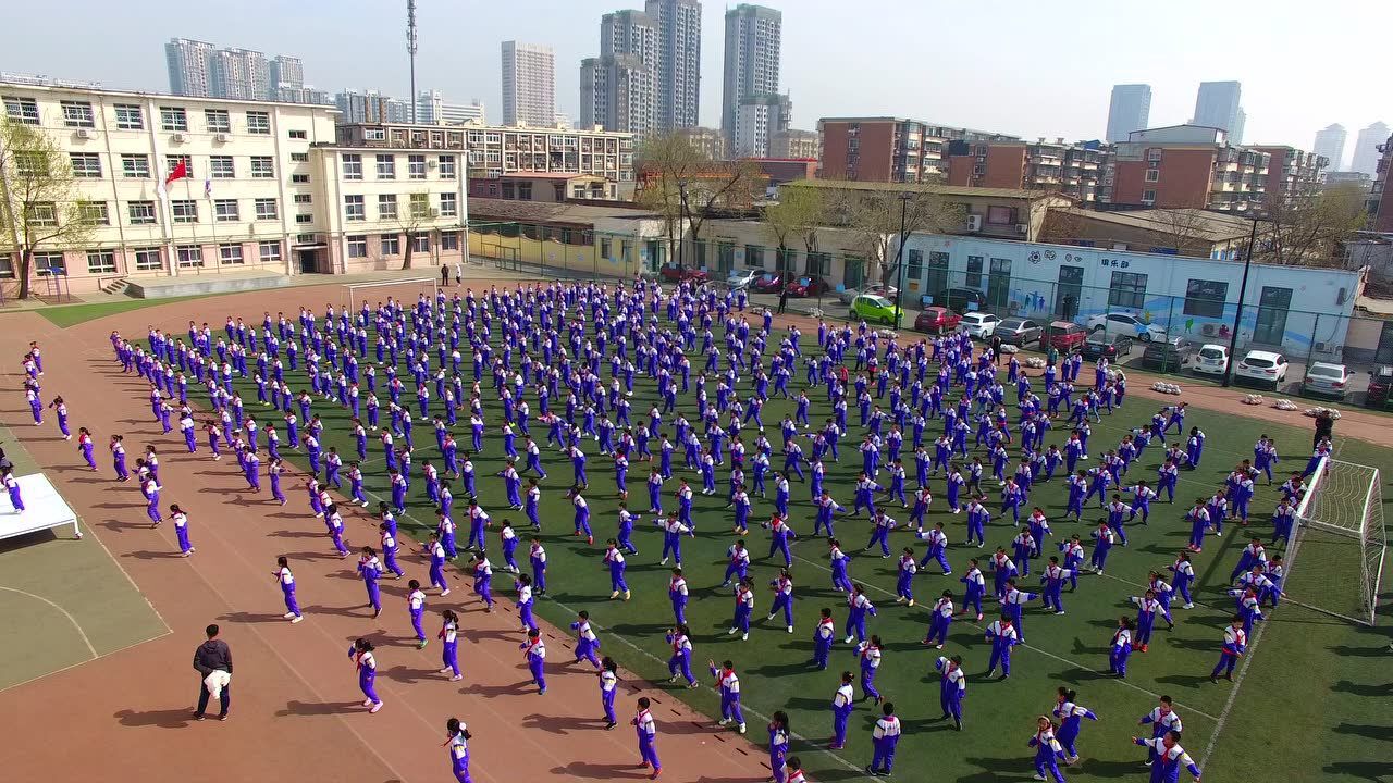 咸阳路小学千人街舞