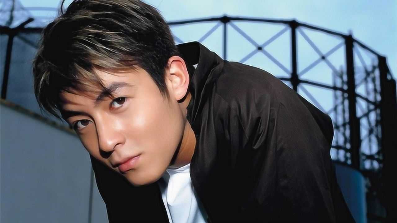 陈冠希为保护家人"骂街",主播一路跟拍惹人怒