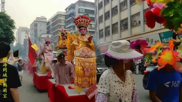 湛江兴隆村年例大游行,咱们先来看一下武术表演