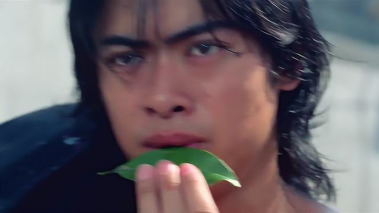 力王阿沙看着自己的干爹死在面前被力王注意到了