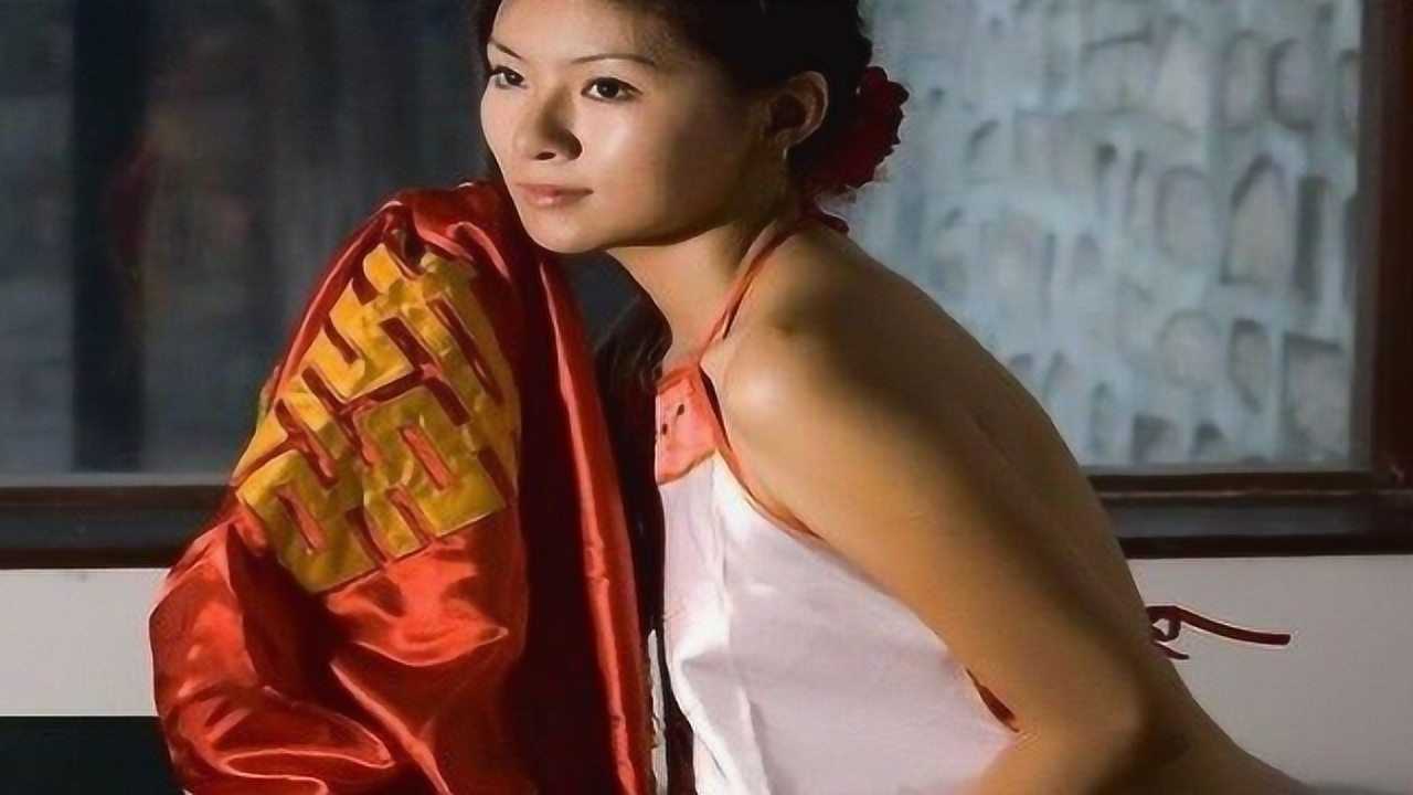 内裤没发明之前,古代女人贴身穿肚兜,那下身穿什么?