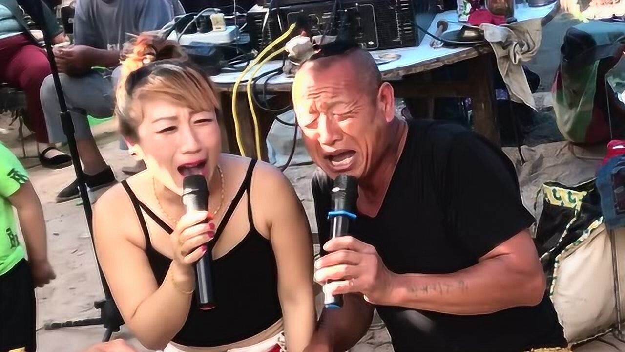 山东民间艺术表演,一首《十二月哭妈》哭的肝肠寸断,声泪俱下