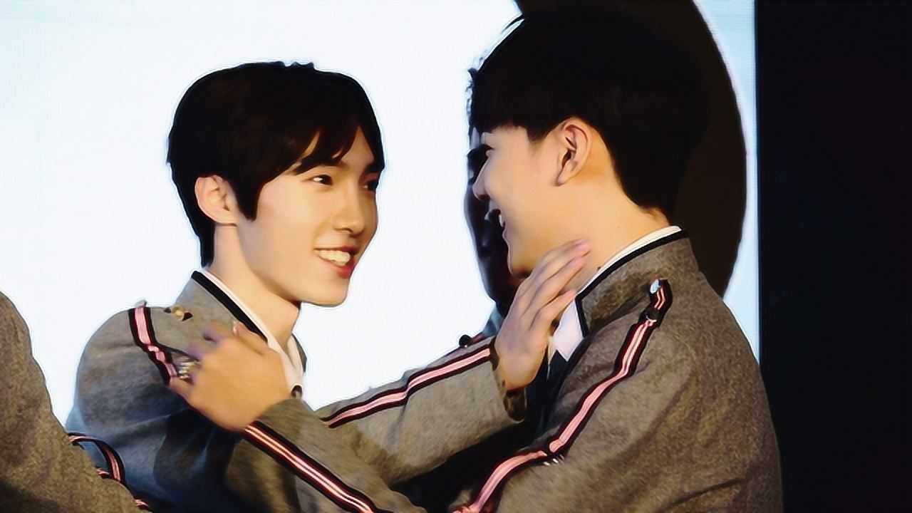 赵磊和焉栩嘉真是很搭两人相扶相持的一起往前走就像是真兄弟