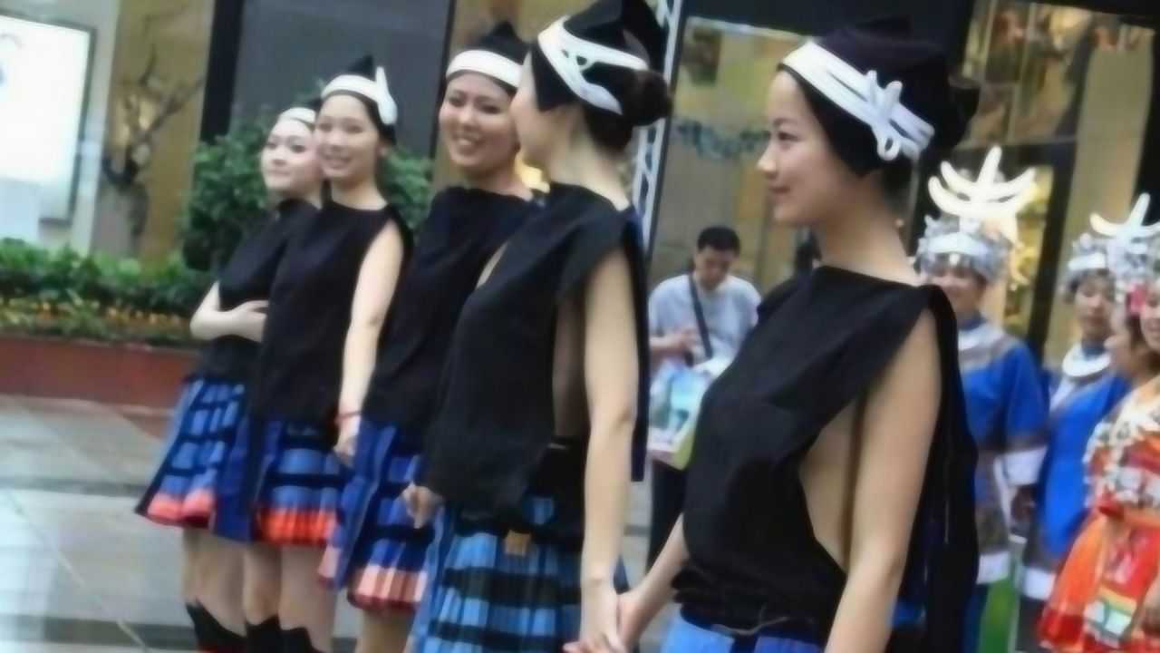 白裤瑶族流传千年的传统：女性不能穿内衣，网友：说走咱就走！_高清