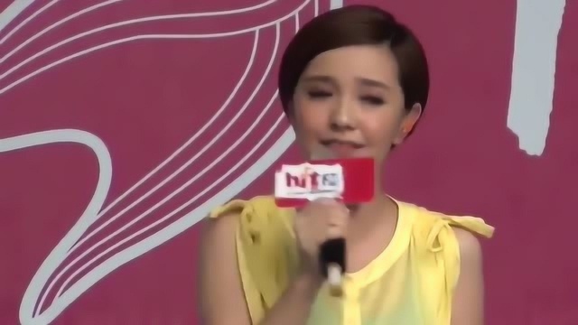 郭采洁深情演唱《该忘了》送给大家.