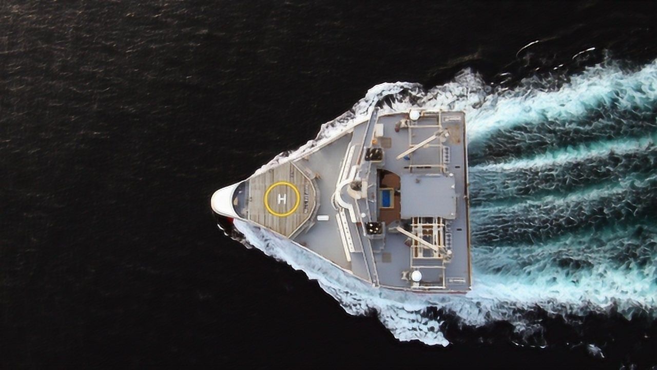 三角形船外观奇特,配航母都没有的专门篮球场,空间配置壕气无比