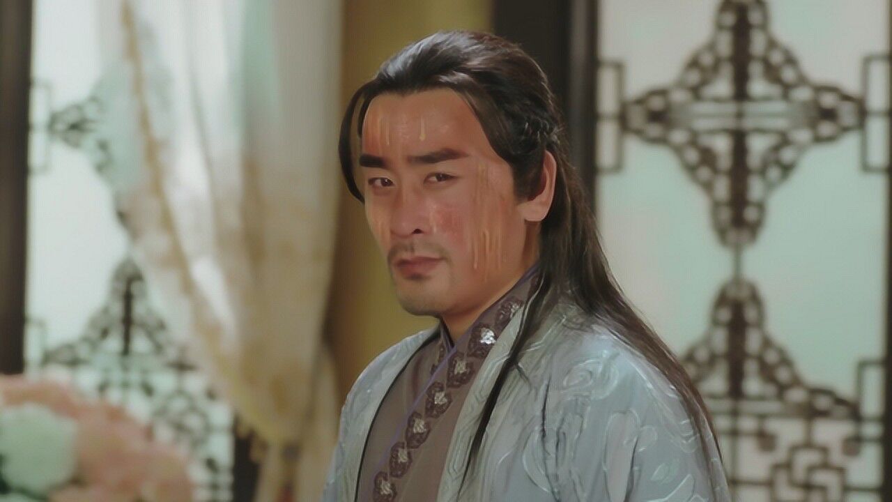 速看《凤弈》第三十五集 严宽身份暴露逃走,班玲儿栽赃周大人