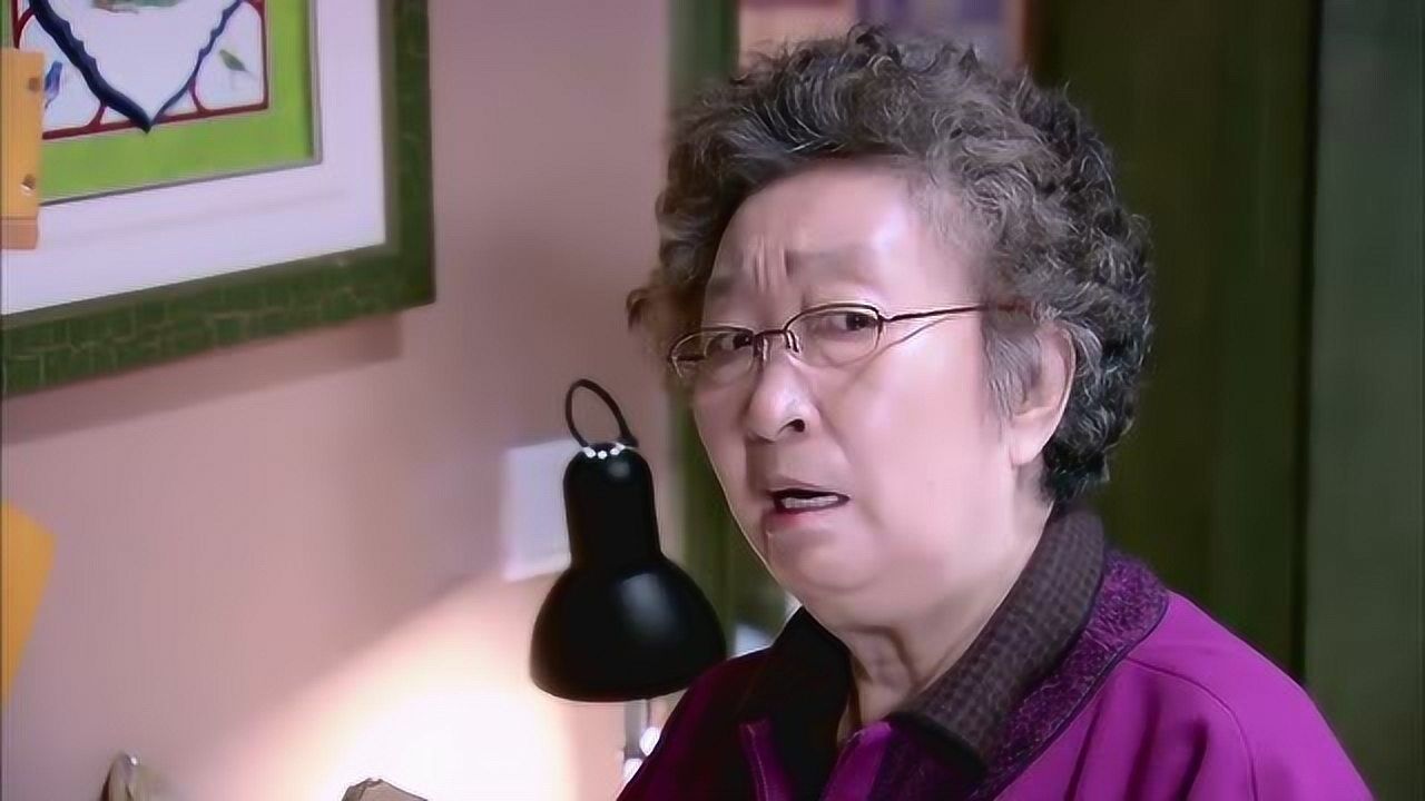 奶奶得了老年痴呆,借孙子5万买了房忘了,一看存折吓一跳!