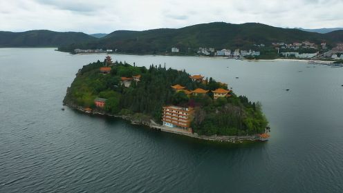 航拍云南神秘抚仙湖，最深处155米，据说水下藏着一座古城